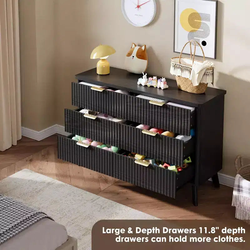 Commode cannelée pour chambre à coucher avec 6 tiroirs profonds, commode moderne de 120 cm de large, commode en bois, meuble TV, design à profil incurvé, pour salon