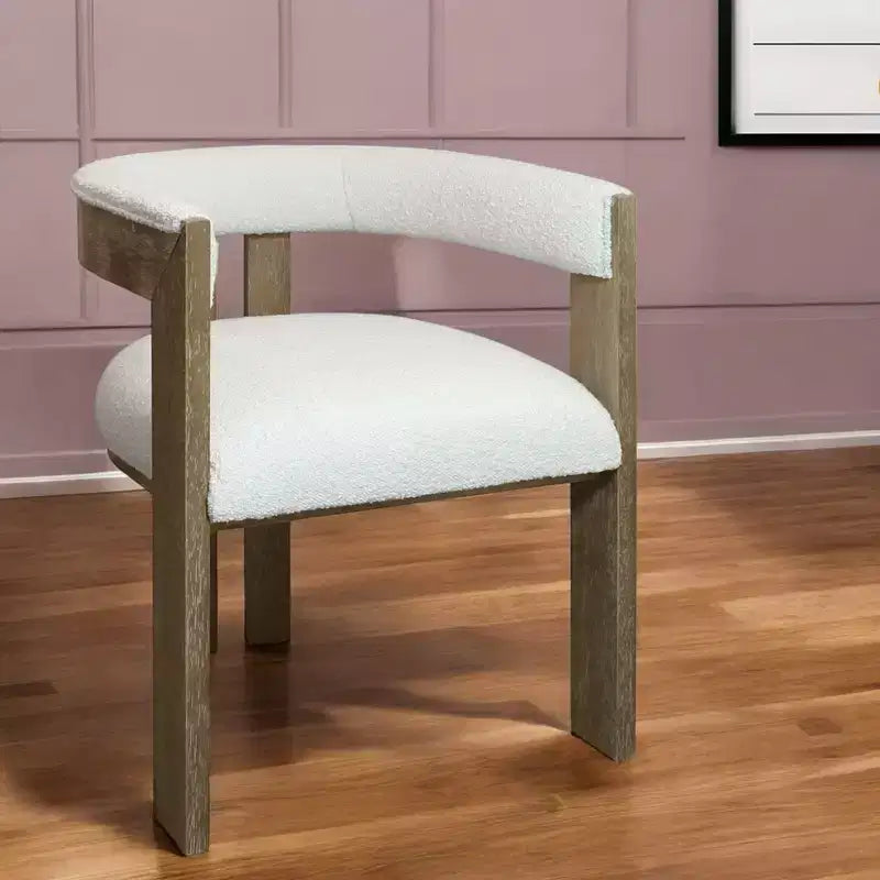 Chaise de salle à manger avec accoudoirs, dossier ouvert, en tissu bouclé, coloris ivoire et marron, de HomeRoots