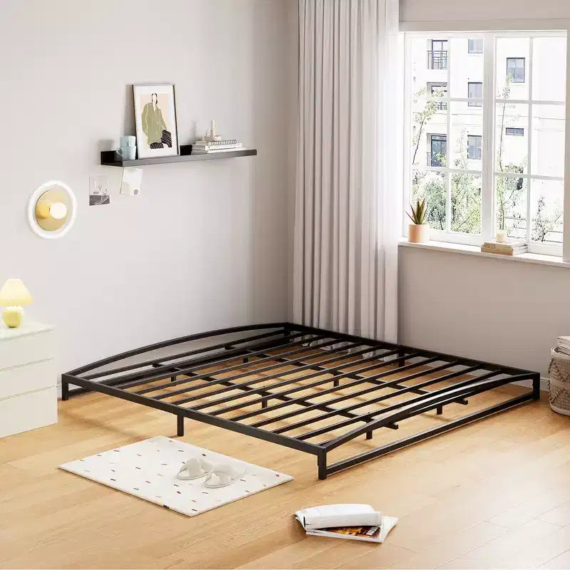 Cadres de lit bas, cadres de lit simples à plateforme métallique, cadres de lit bas robustes, matelas sans ressorts, sommiers tapissiers à lattes d'acier pour le soutien.