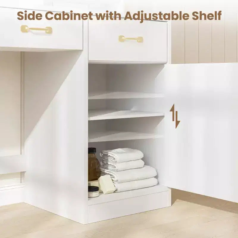 Coiffeuse de chambre en bois avec miroir et lumière, comprenant 3 tiroirs et 4 compartiments, une station de recharge et des étagères ouvertes.
